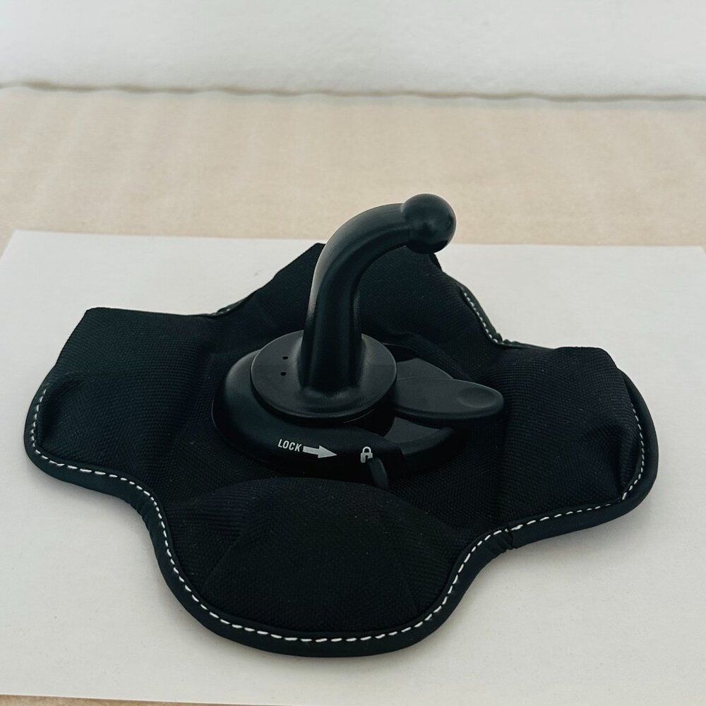 π Garmin π Portable Friction Mount - Picture 6 of 7